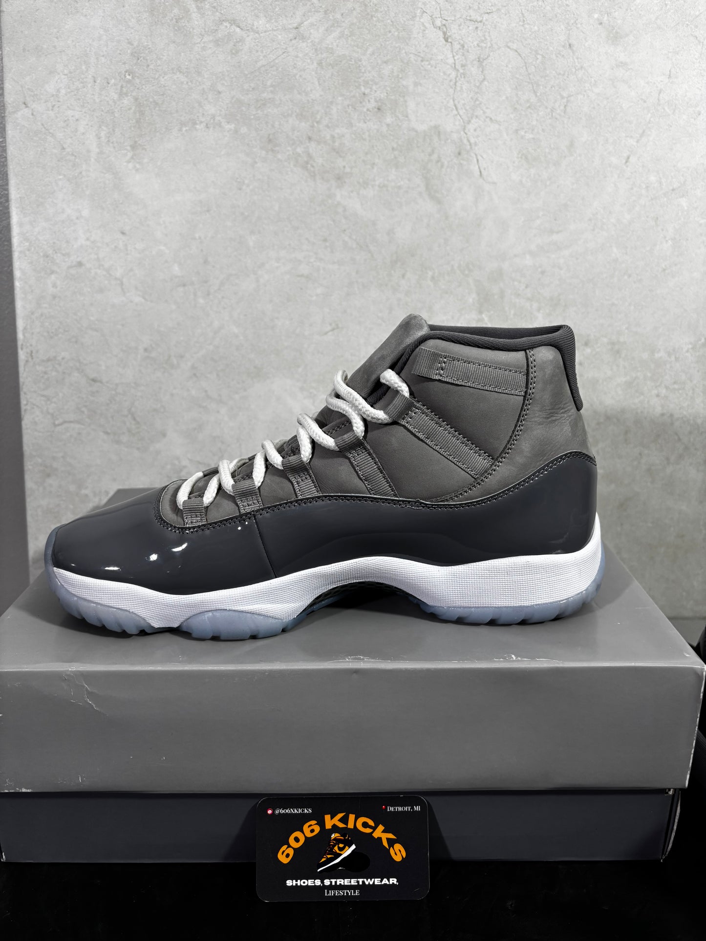 *Pre-Owned Jordan 11 'Cool Grey'