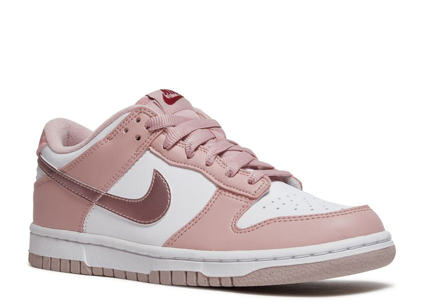 Nike Dunk 'Pink Velvet'