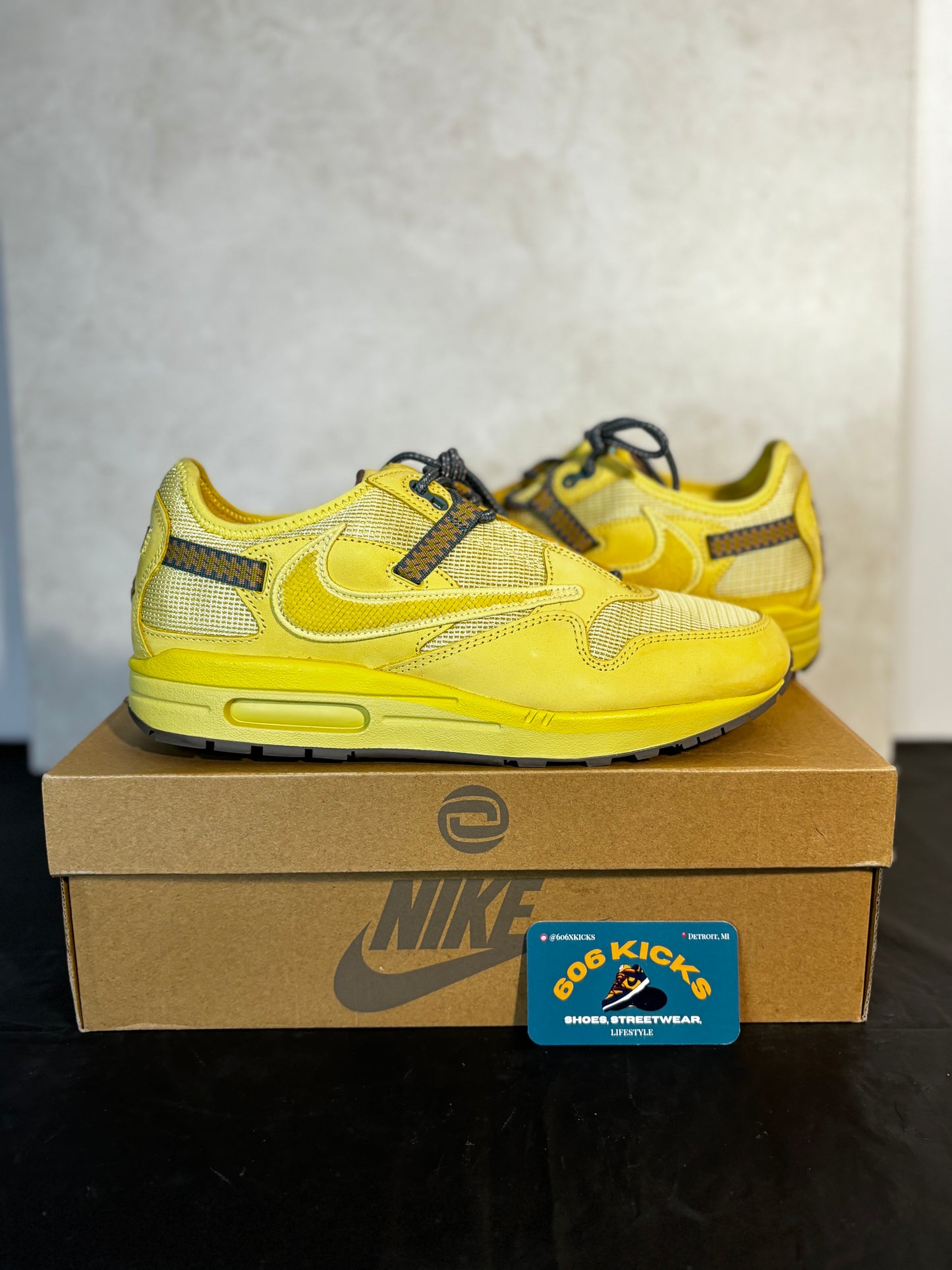 *Pre-Owned Travis Scott x Air Max 'Saturn Gold'