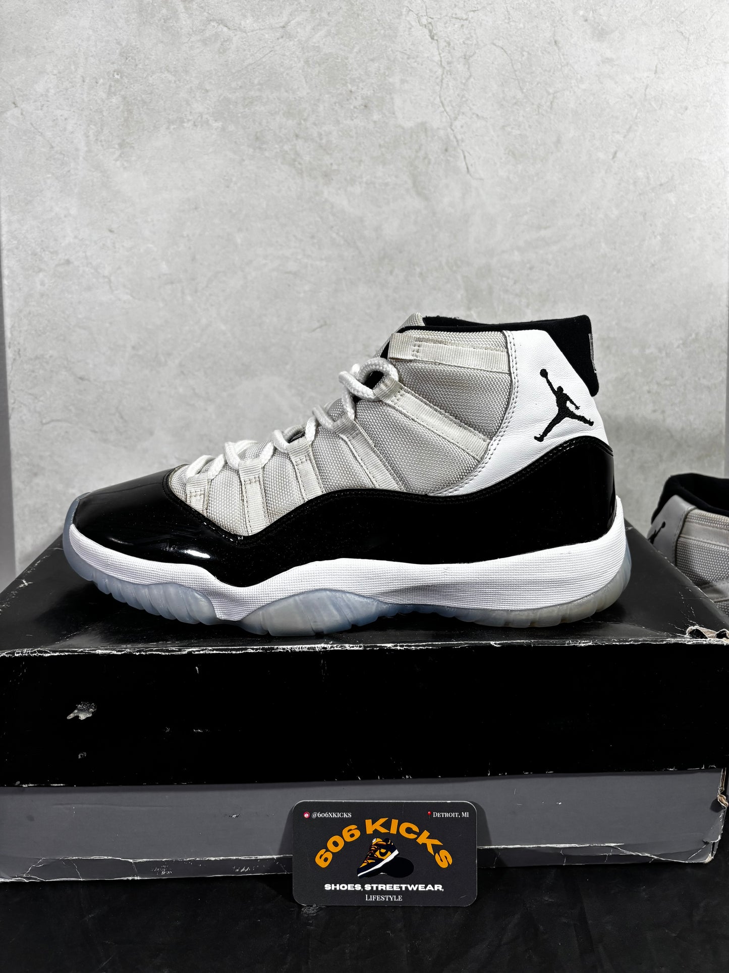 *Pre-Owned Air Jordan 11 Retro High 'Concord