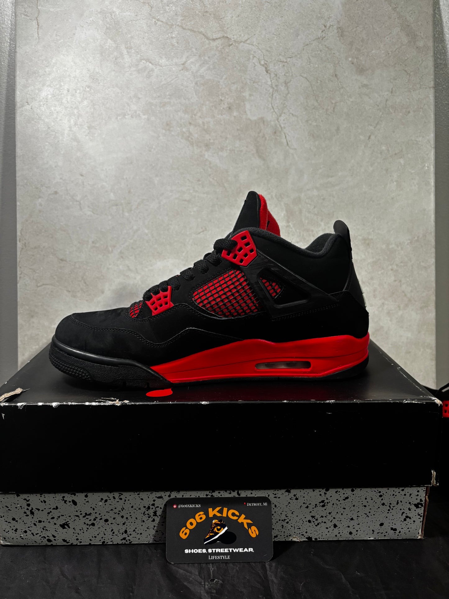 *Pre-Owned Jordan 4 'Red Thunder'