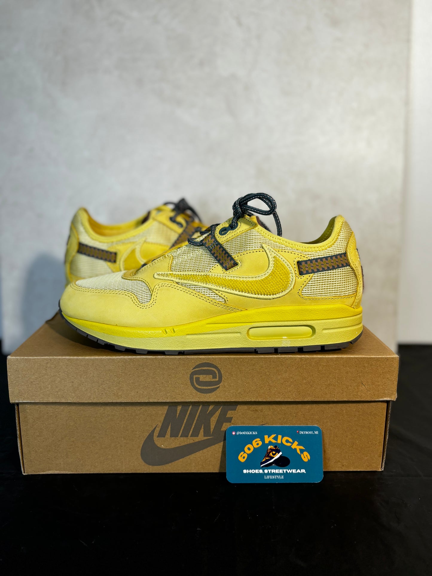*Pre-Owned Travis Scott x Air Max 'Saturn Gold'